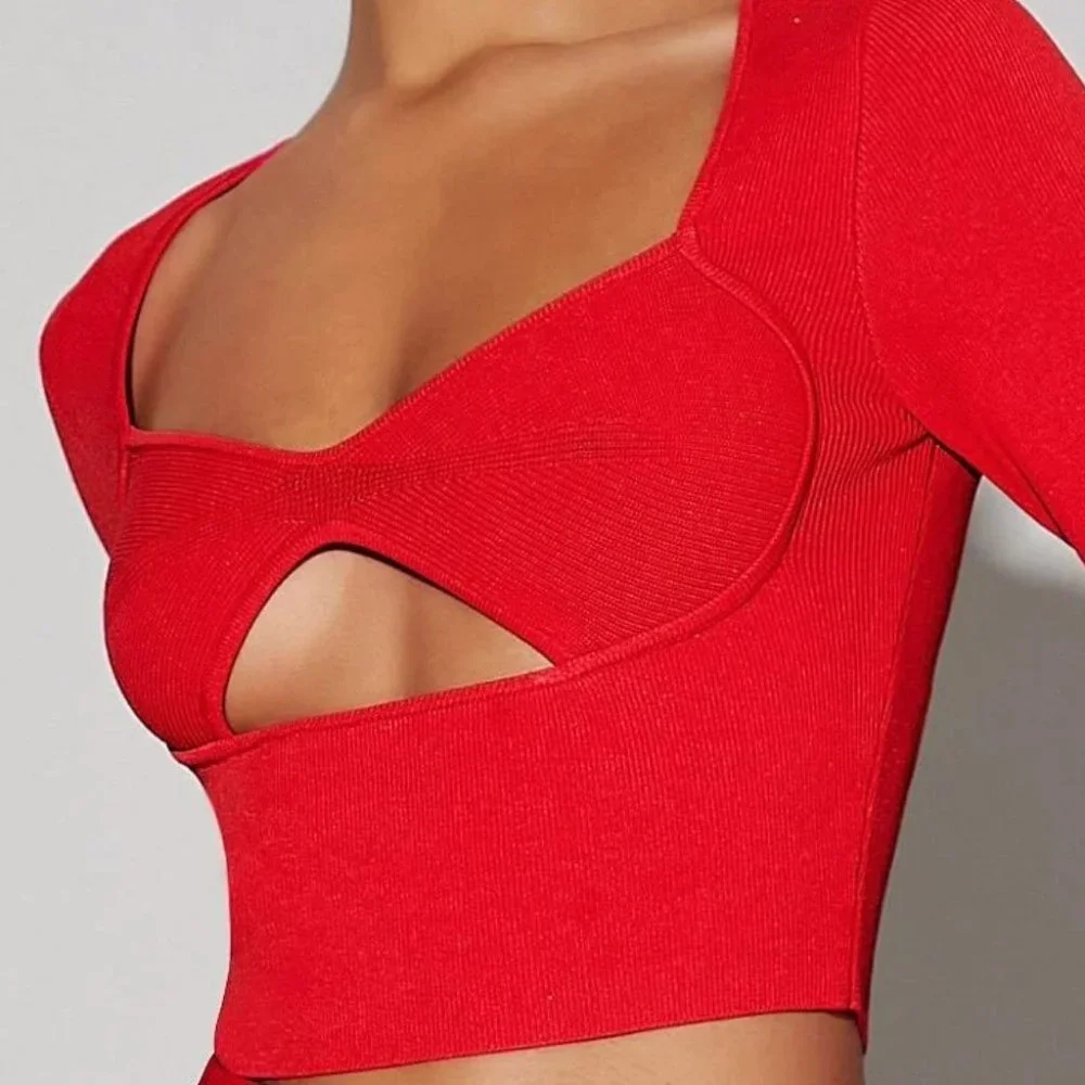 red cutout front crop sweater trending fall winter - Picture 4 of 5